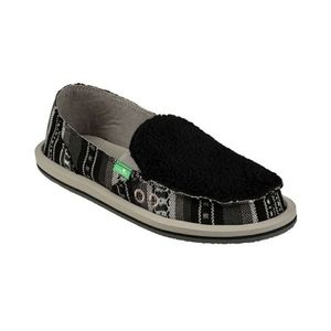 SANUK Donna Sz 5 sherpa blanker slip on loafer